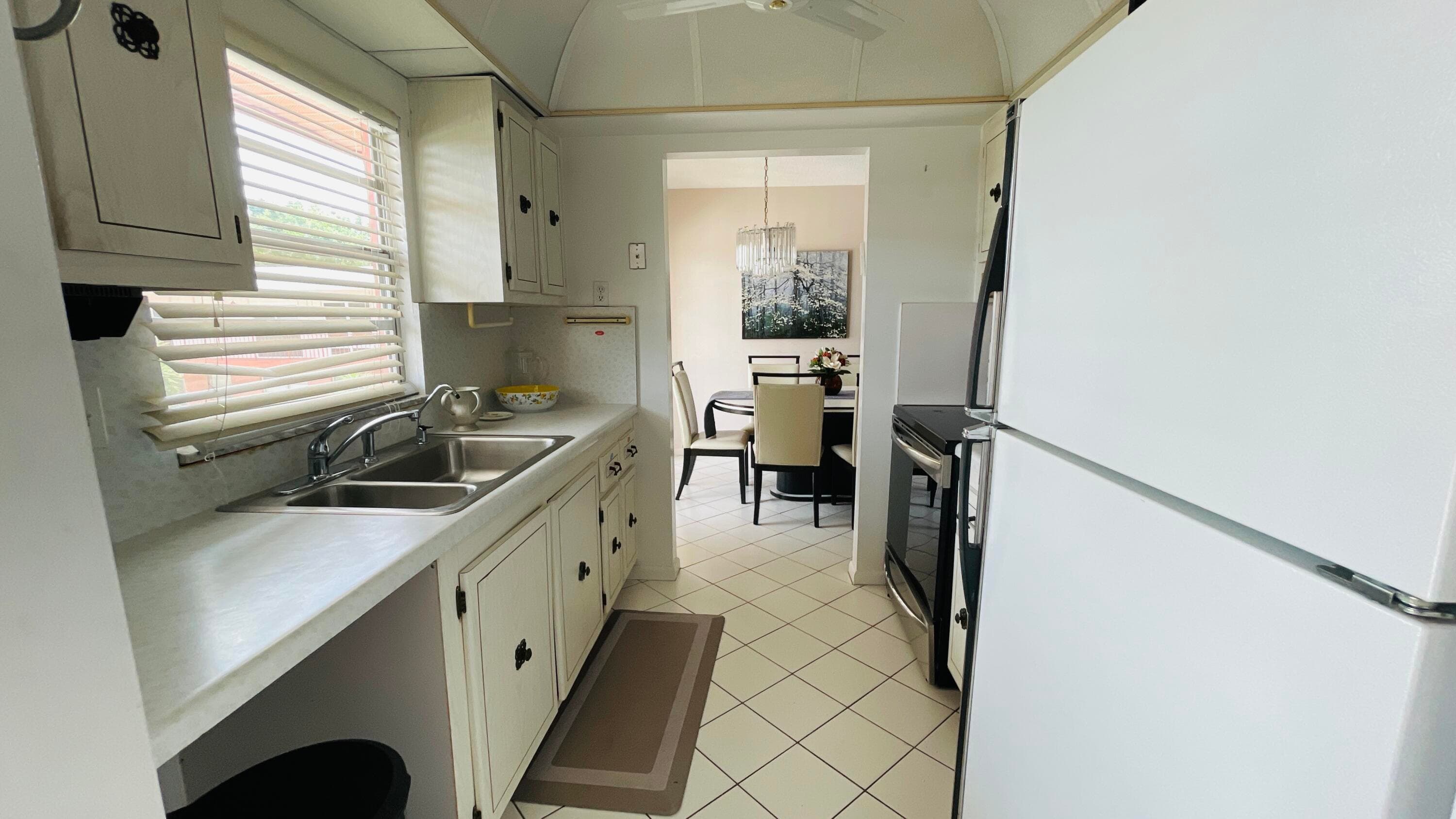 19 Golfs Edge, West Palm Beach, FL 33417 — photo 4 of 13