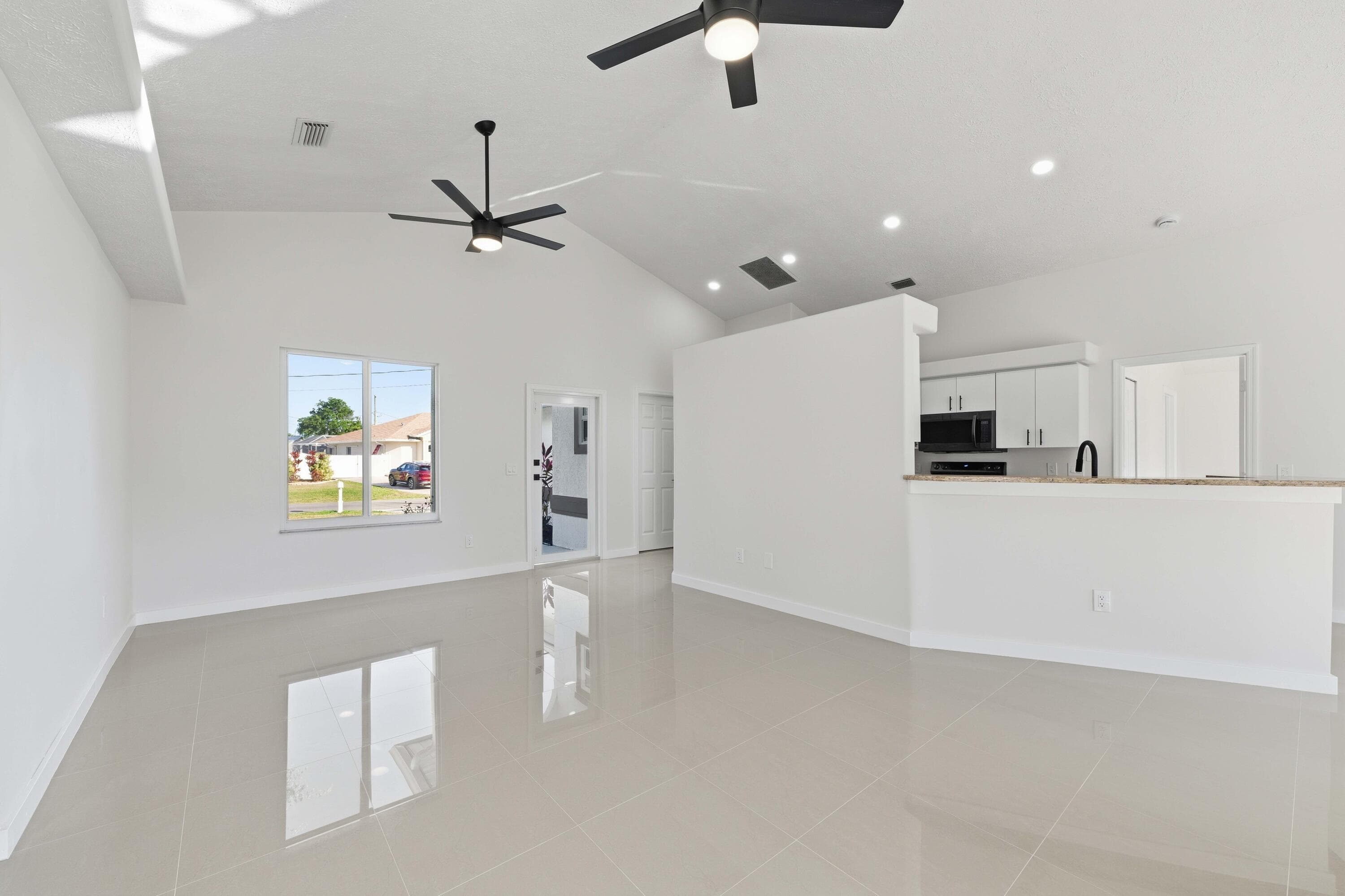 3031 SE Galt Circle, Port St. Lucie, FL 34984 — photo 10 of 38