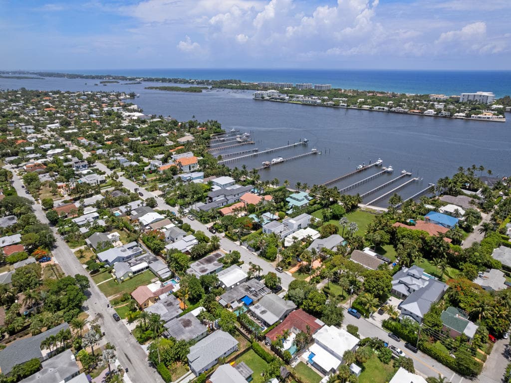 1615 N Lakeside Drive, Lake Worth Beach, FL 33460 — photo 2 of 25
