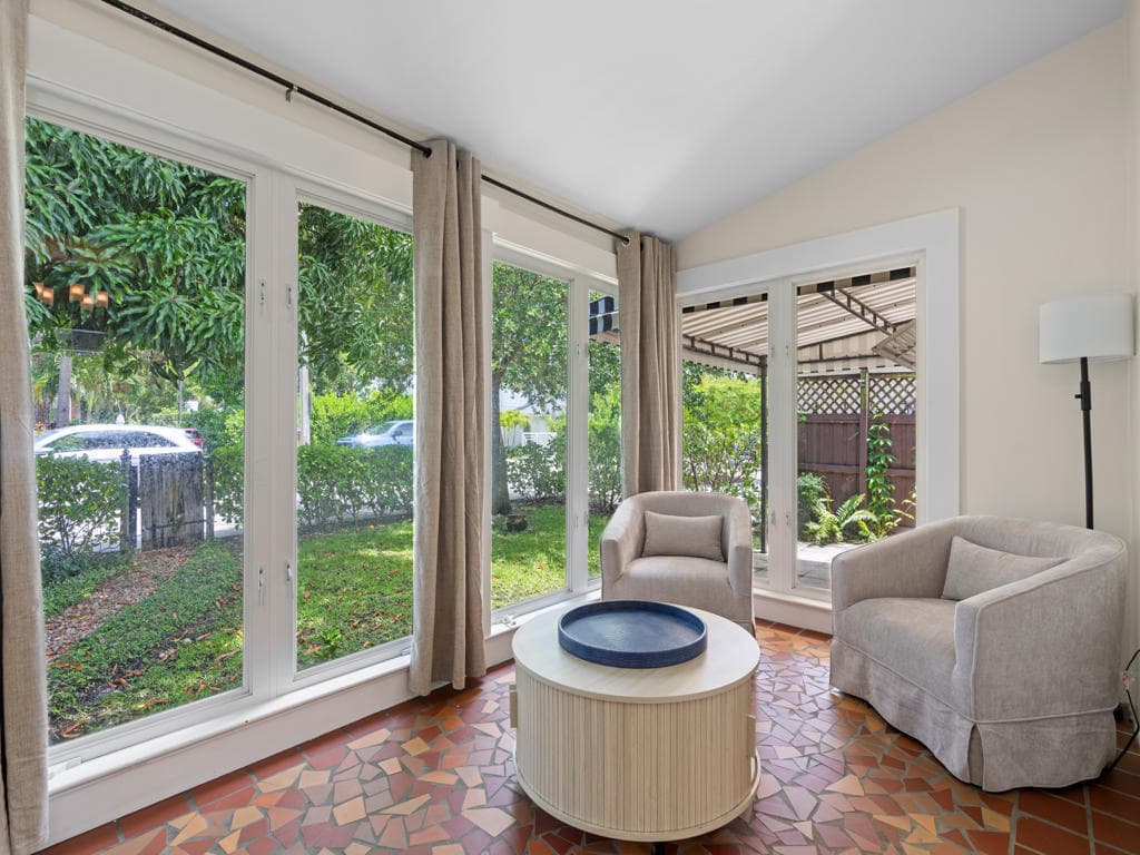 1615 N Lakeside Drive, Lake Worth Beach, FL 33460 — photo 7 of 25