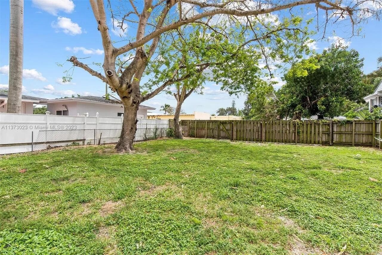 2434 Mckinley Street, Hollywood, FL 33020 — photo 4 of 4