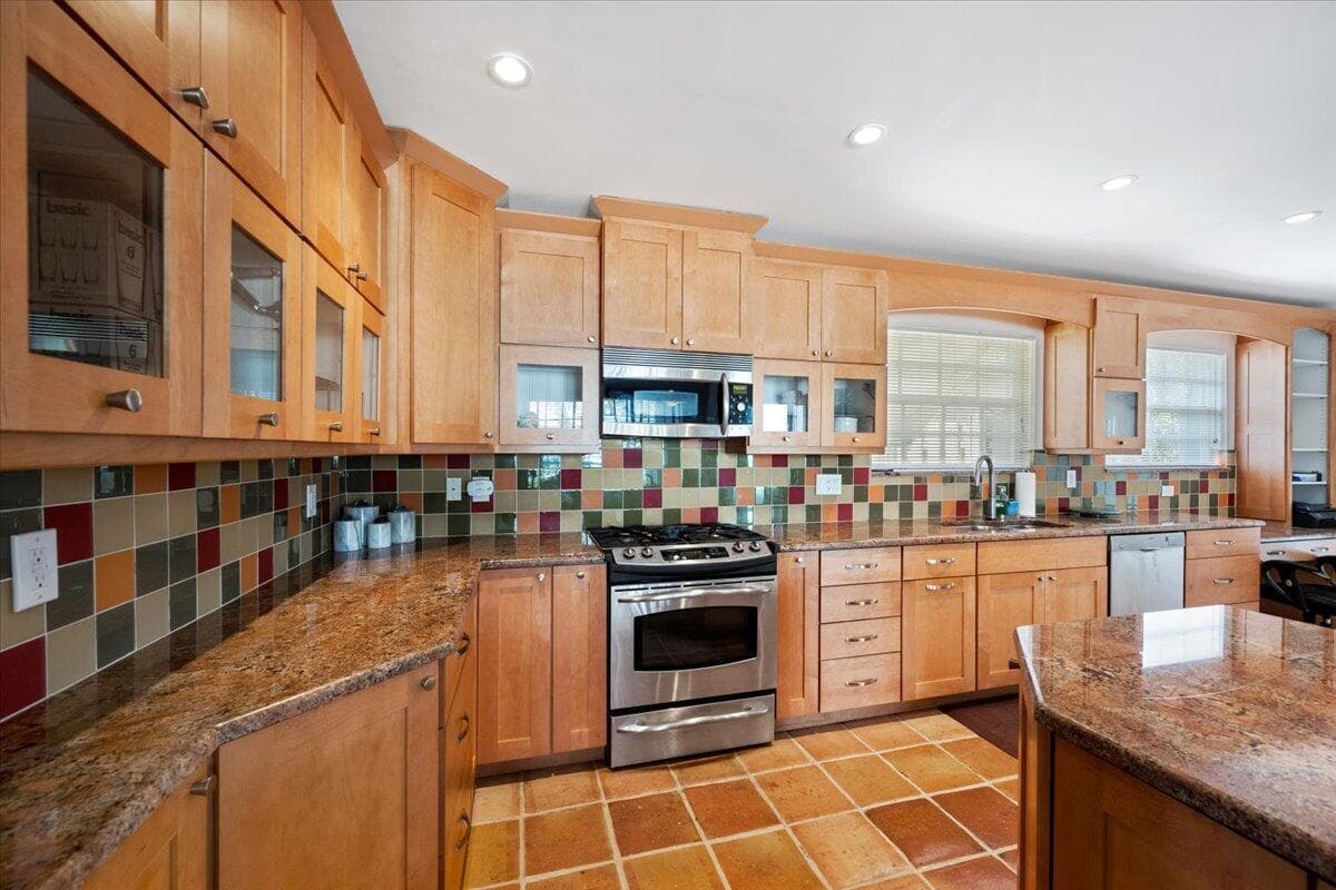 2201 N Lakeside Drive, Lake Worth Beach, FL 33460 — photo 8 of 29