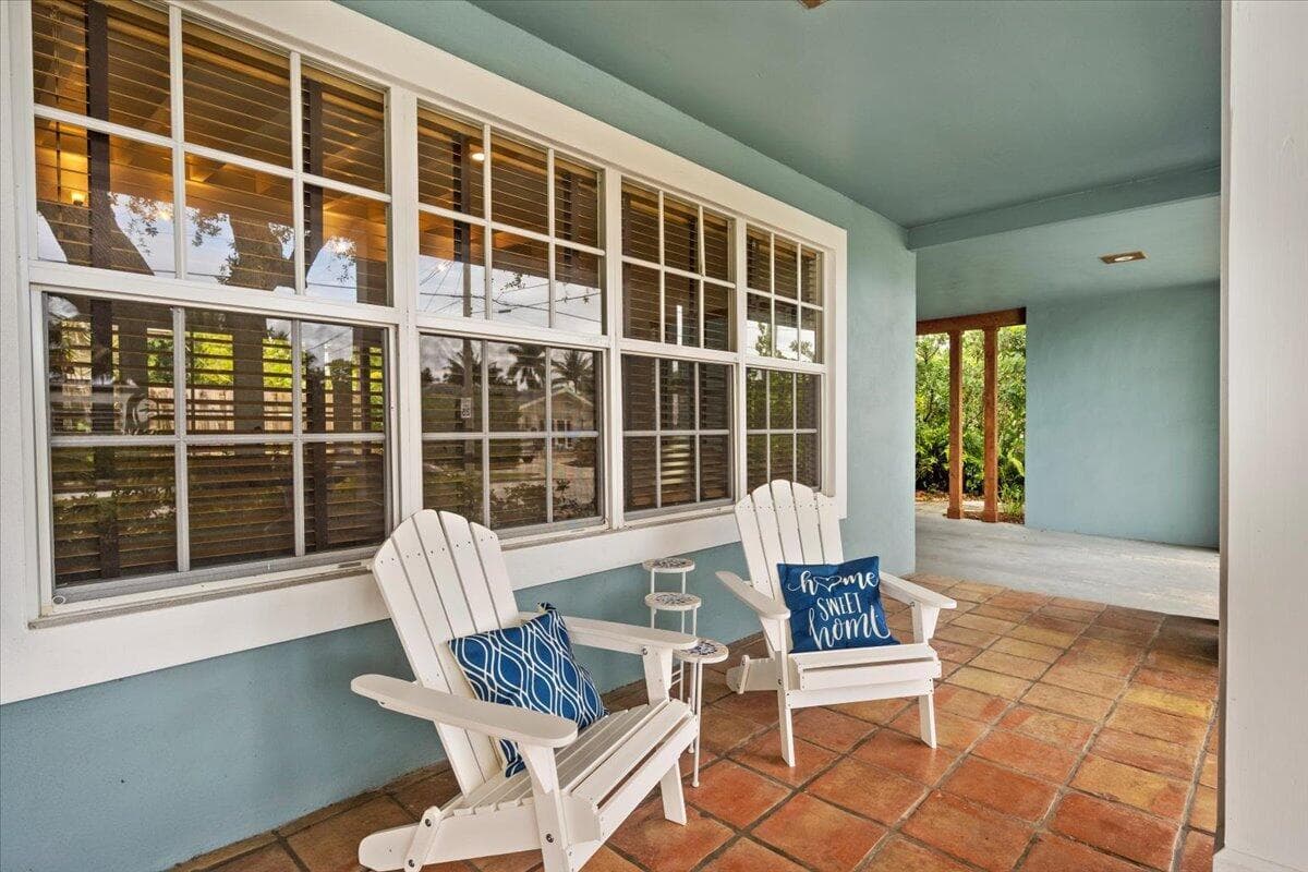 2201 N Lakeside Drive, Lake Worth Beach, FL 33460 — photo 3 of 29