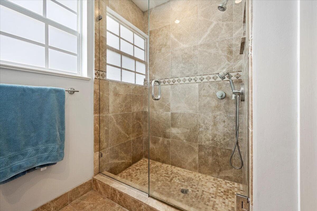 2201 N Lakeside Drive, Lake Worth Beach, FL 33460 — photo 14 of 29
