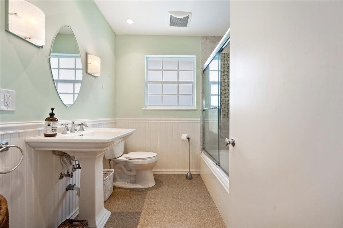 2201 N Lakeside Drive, Lake Worth Beach, FL 33460 — photo 15 of 29