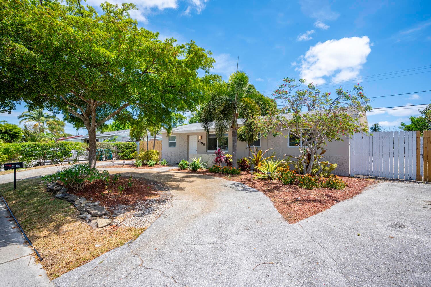 2100 N Seacrest Boulevard, Boynton Beach, FL 33435 — photo 2 of 24