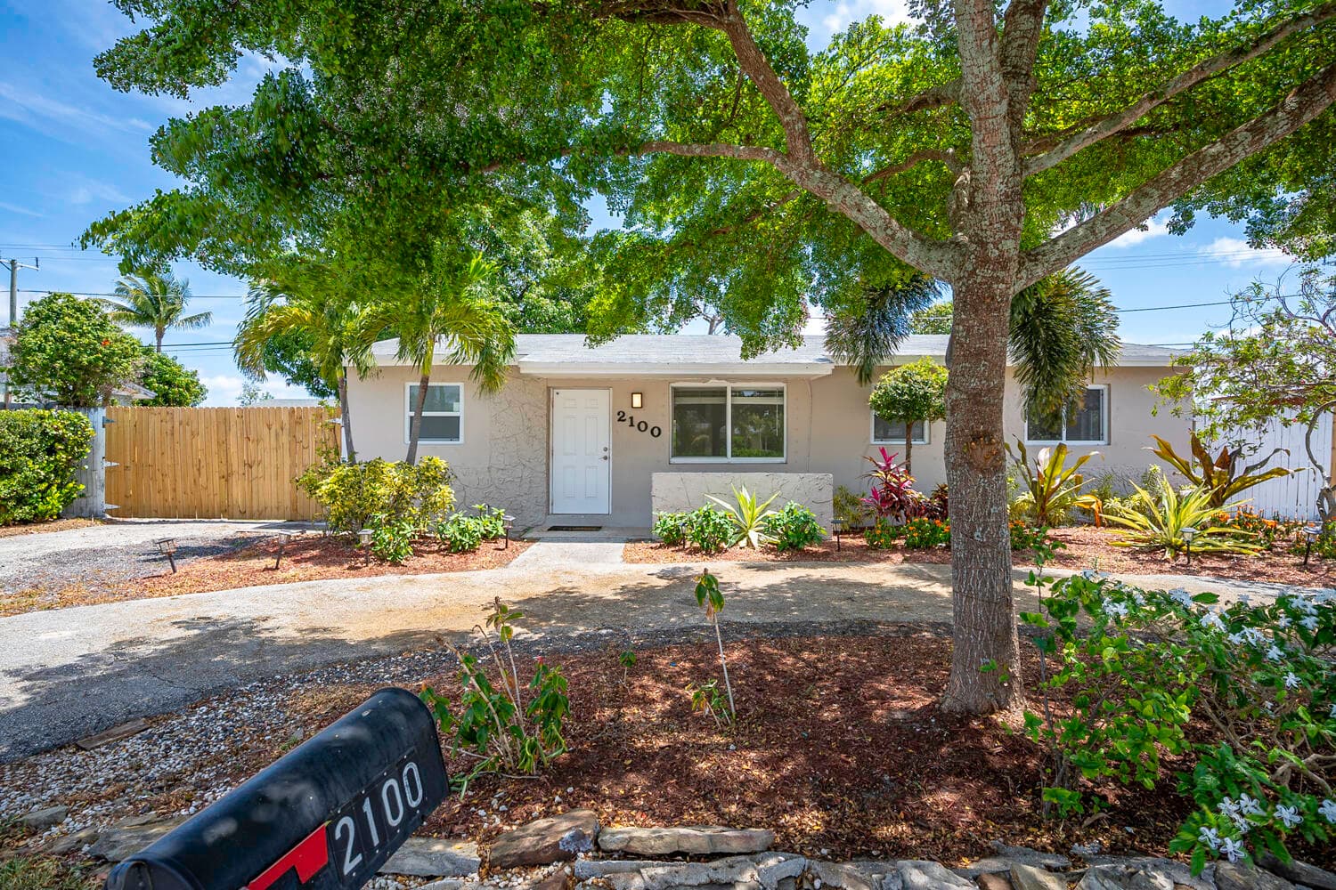 2100 N Seacrest Boulevard, Boynton Beach, FL 33435 — photo 3 of 24