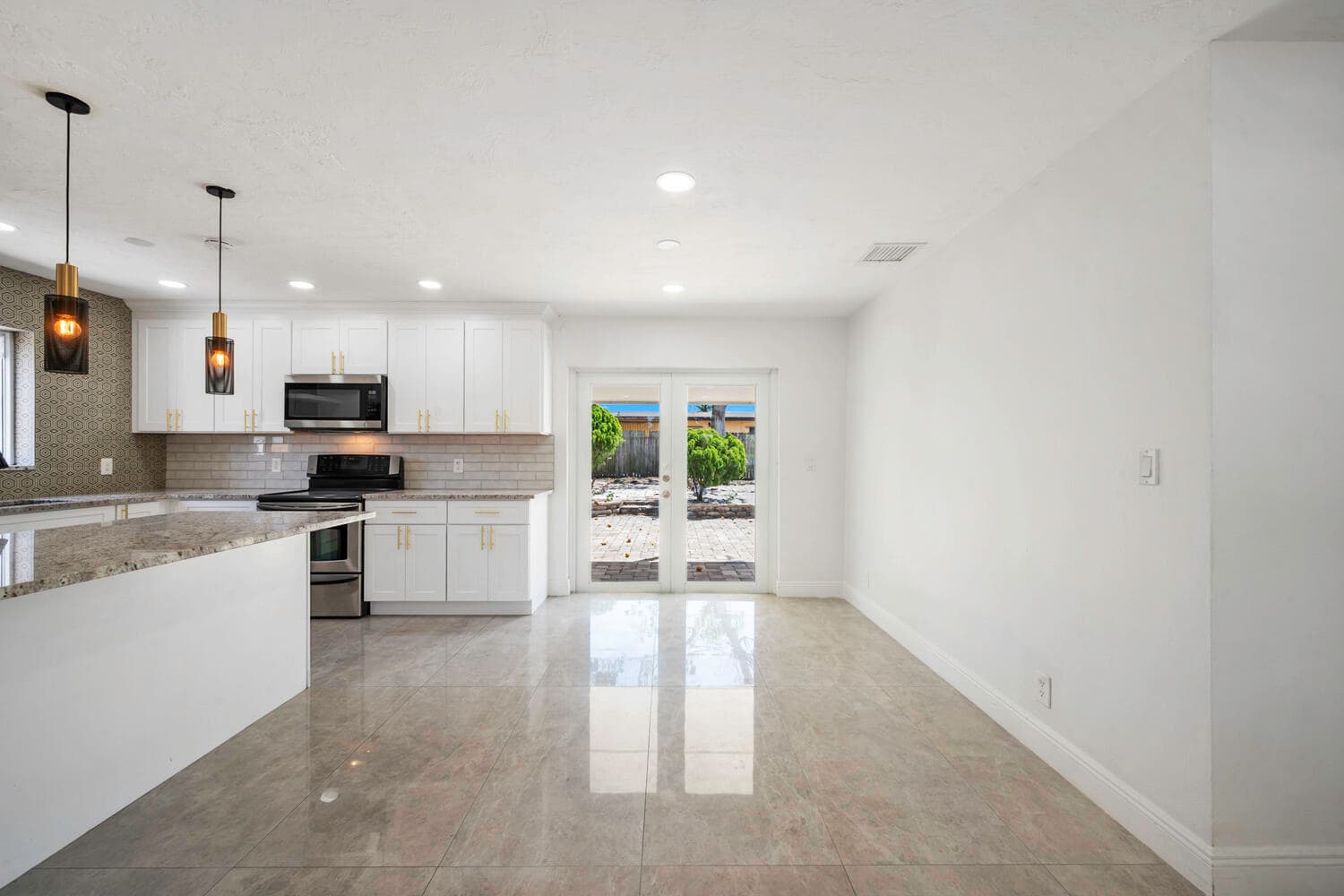 2100 N Seacrest Boulevard, Boynton Beach, FL 33435 — photo 7 of 24