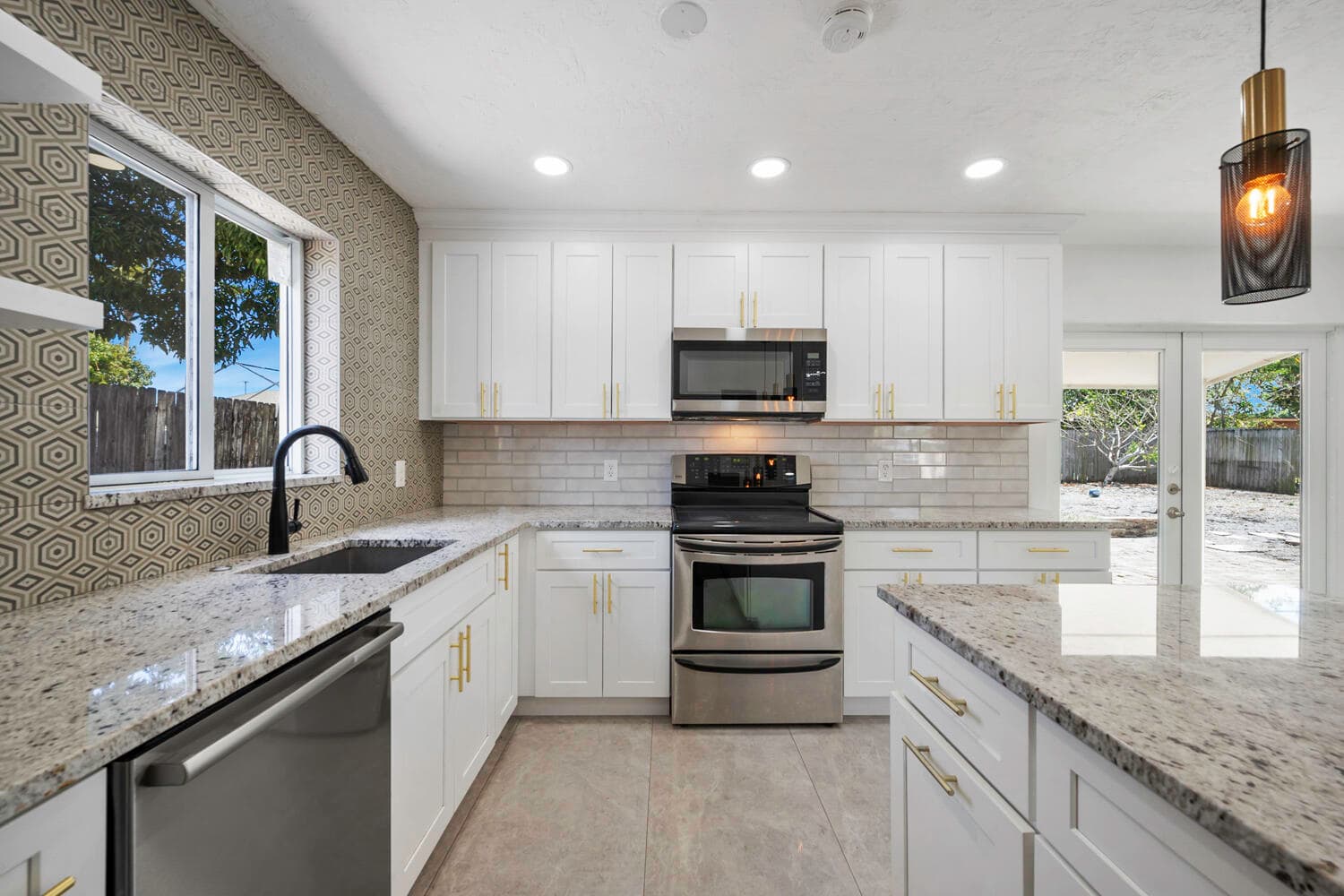 2100 N Seacrest Boulevard, Boynton Beach, FL 33435 — photo 10 of 24