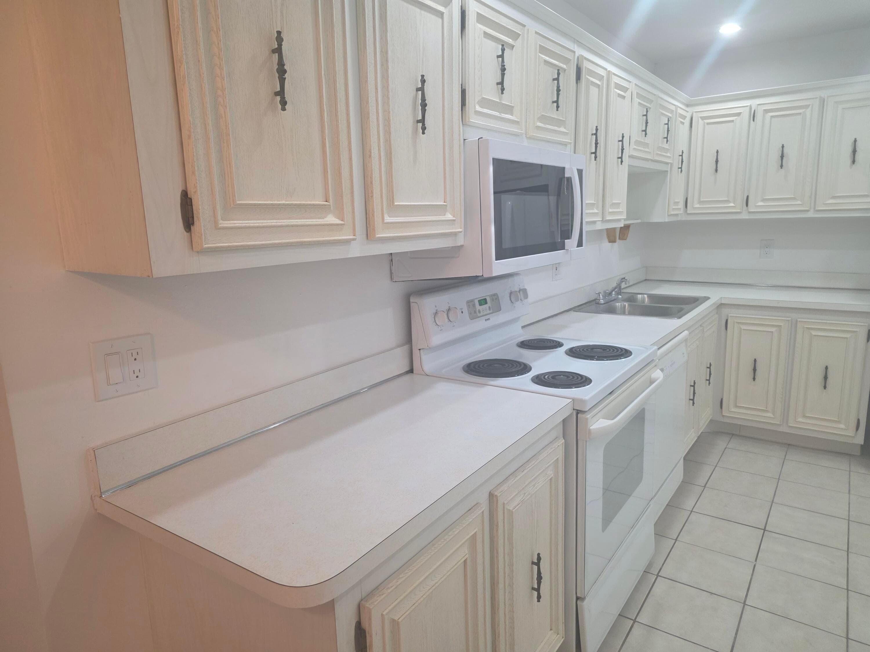 959 SE 2nd Avenue SE 204, Deerfield Beach, FL 33441 — photo 35 of 41