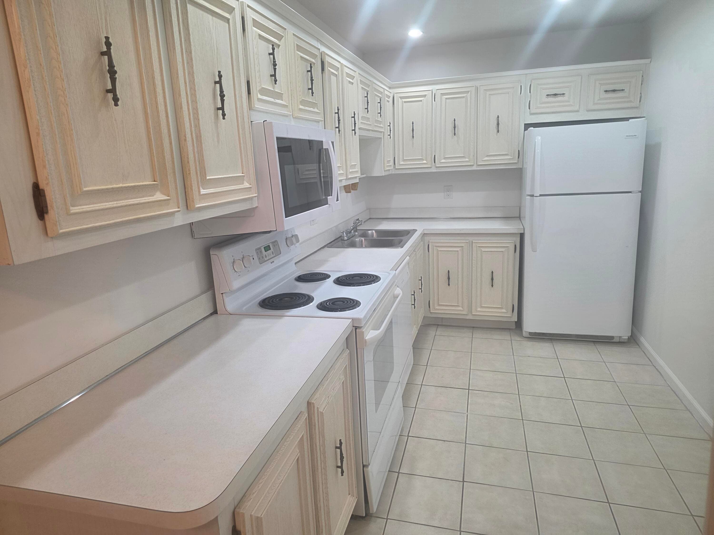 959 SE 2nd Avenue SE 204, Deerfield Beach, FL 33441 — photo 37 of 41