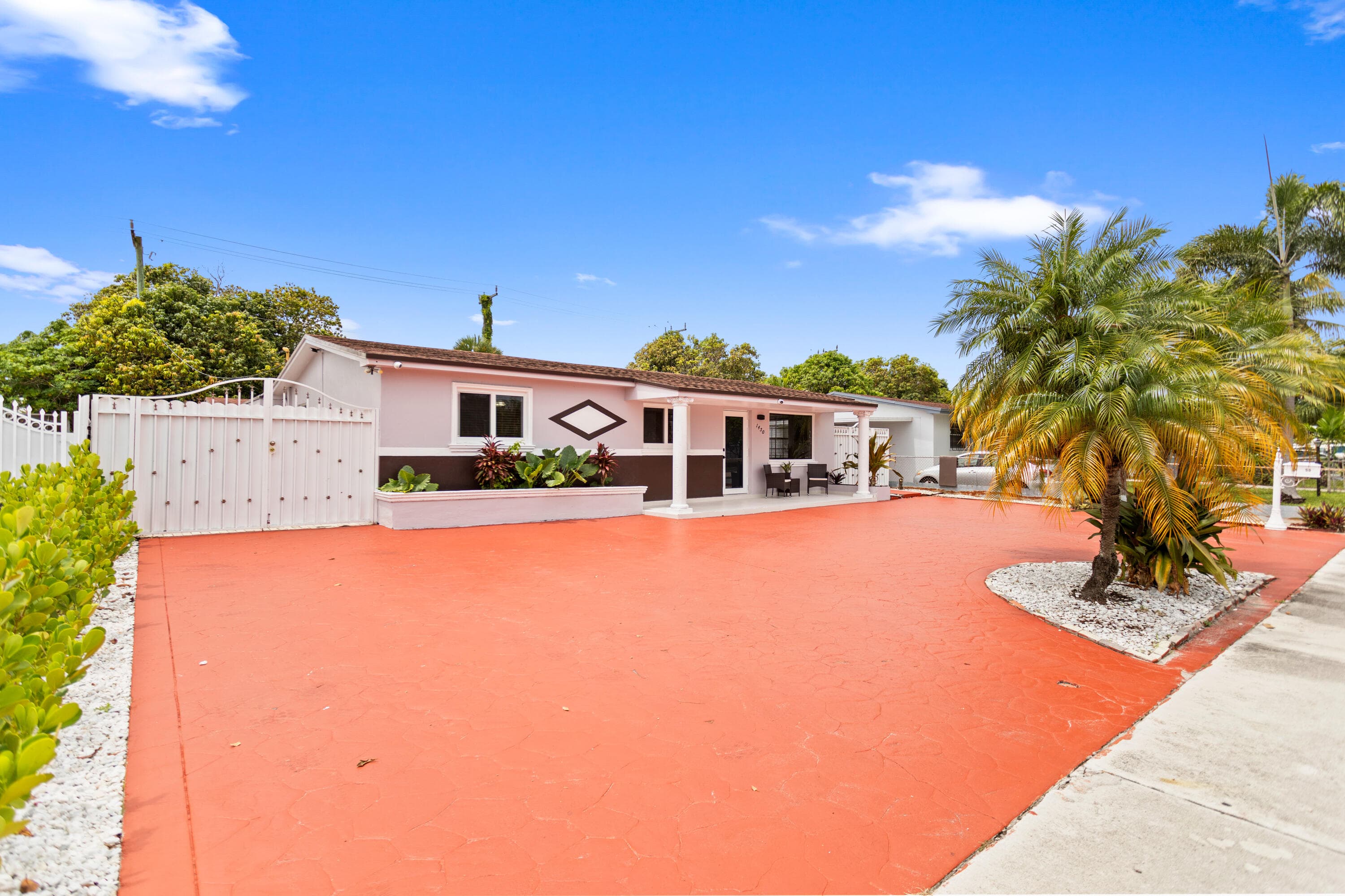 1450 W 37th Street, Hialeah, FL 33012 — photo 2 of 61