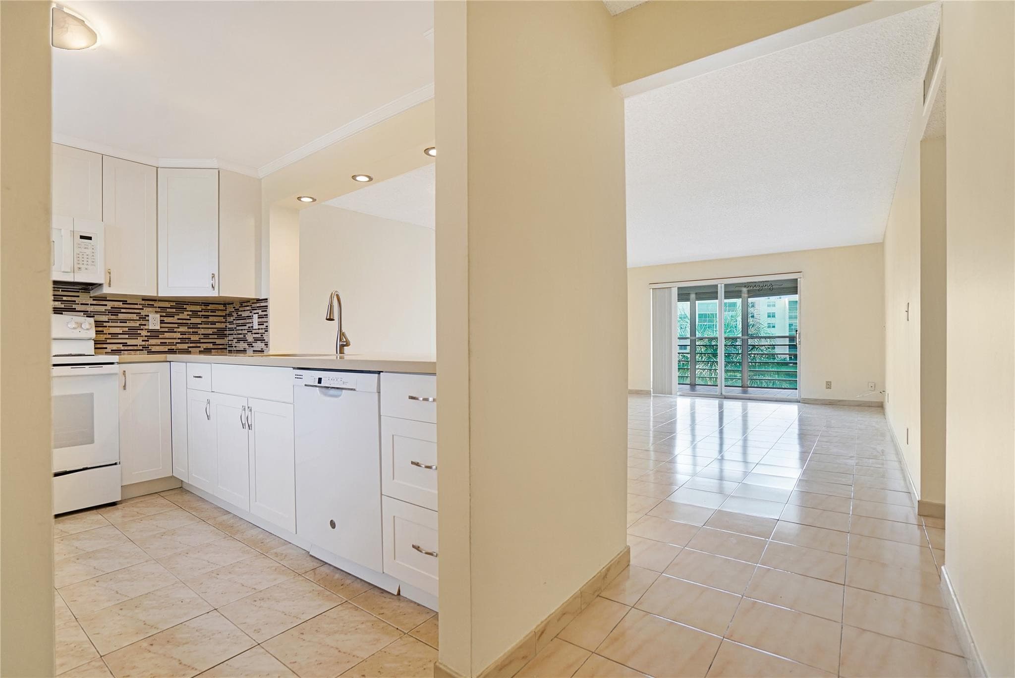111 SE 3rd Avenue 306, Dania Beach, FL 33004 — photo 3 of 43