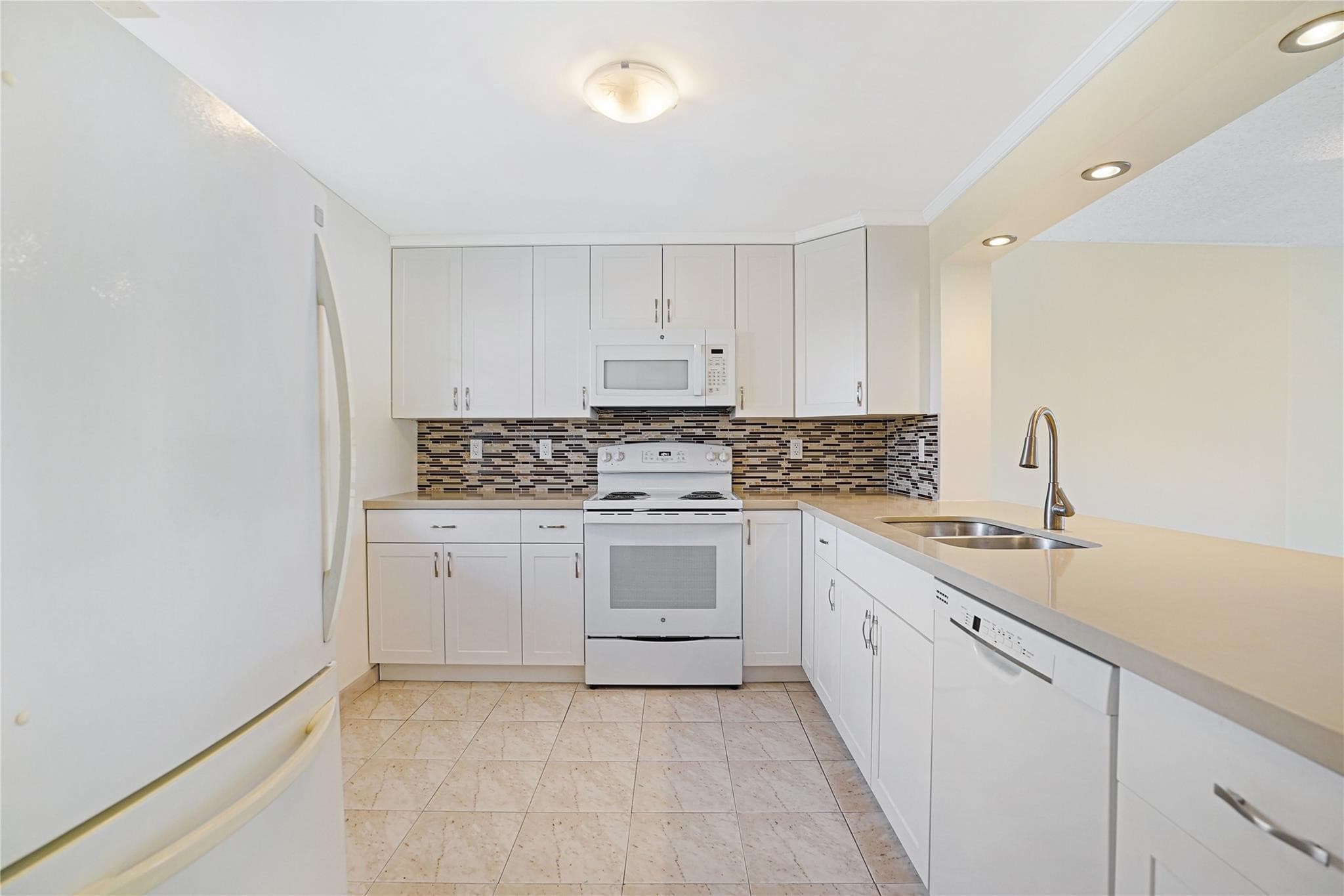111 SE 3rd Avenue 306, Dania Beach, FL 33004 — photo 11 of 43
