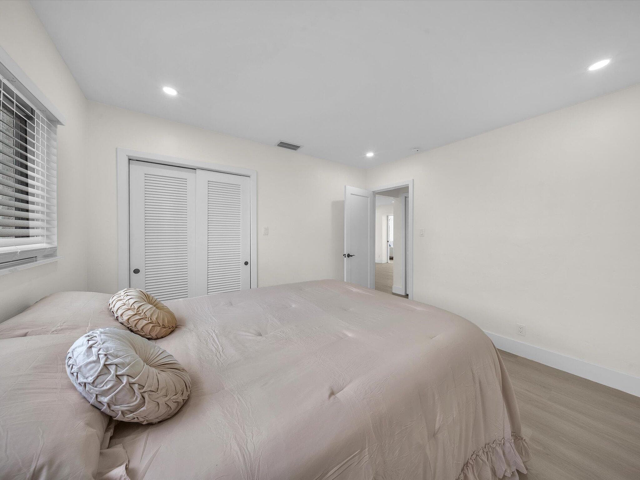 381 NE 43rd Court, Oakland Park, FL 33334 — photo 20 of 29