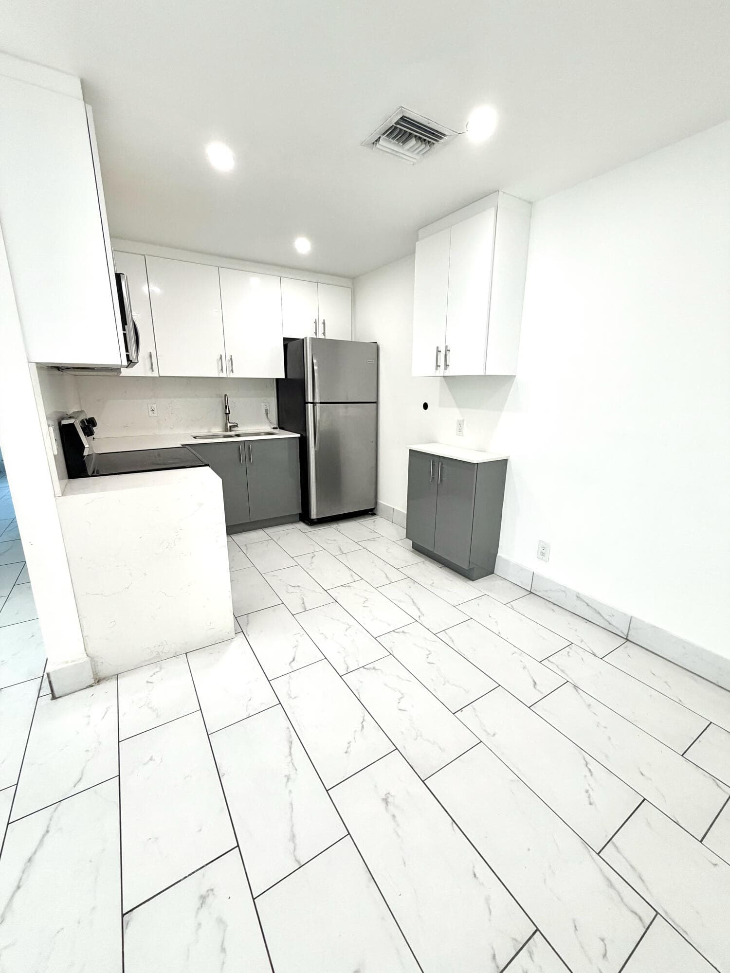 4665 SW 33rd Avenue, Fort Lauderdale, FL 33312 — photo 5 of 16