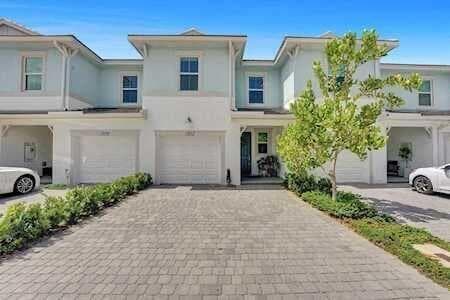 1807 Sanderling Drive, Deerfield Beach, FL 33442 — photo 2 of 8