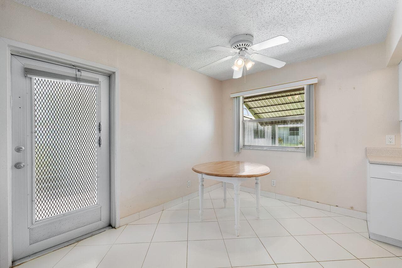 9 Valencia Trail, Delray Beach, FL 33446 — photo 10 of 37