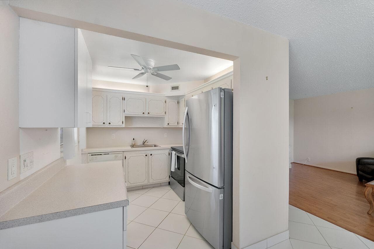 9 Valencia Trail, Delray Beach, FL 33446 — photo 13 of 37