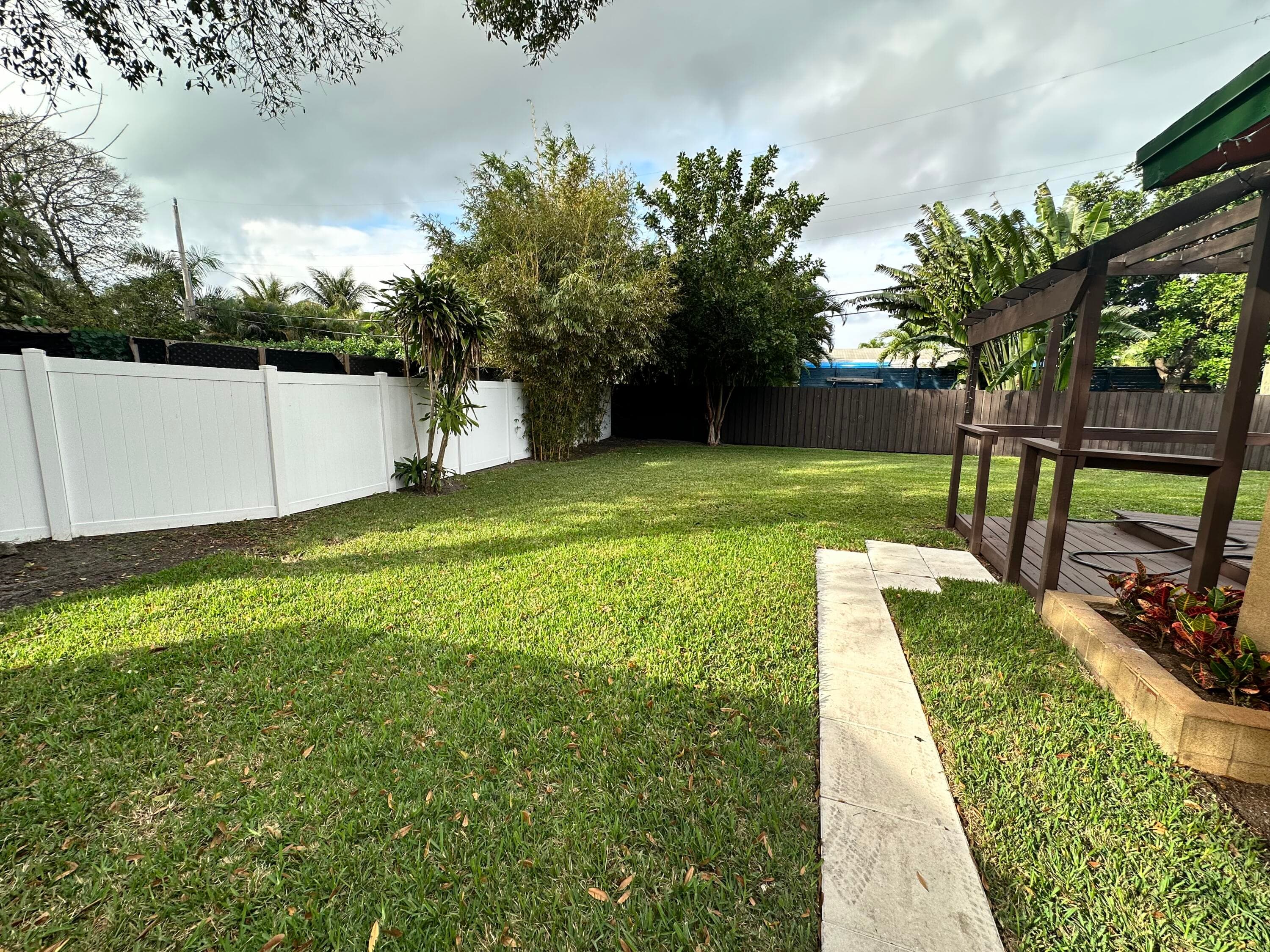 61 NW 35th Street 2, Oakland Park, FL 33309 — photo 17 of 29