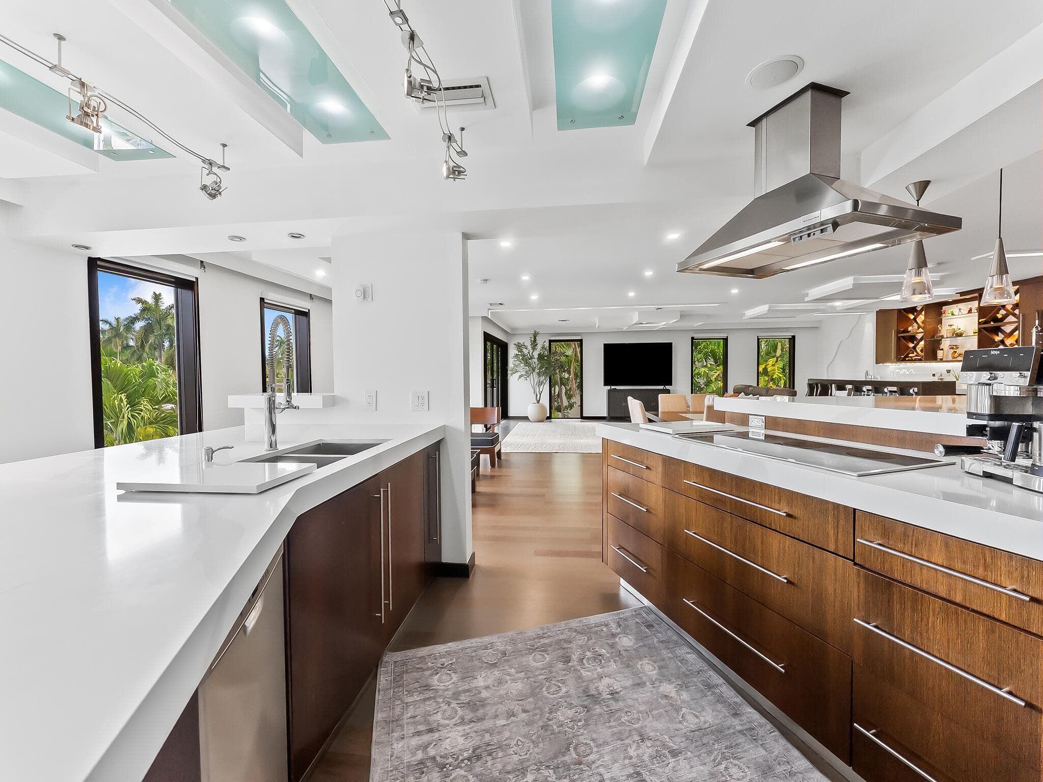 76 Isle Of Venice Drive G, Fort Lauderdale, FL 33301 — photo 14 of 35