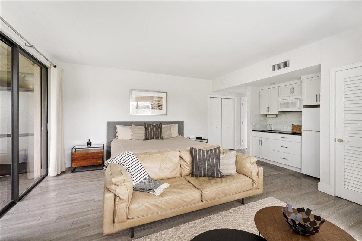 11818 Pebblewood Drive D201, Wellington, FL 33414 — photo 1 of 10