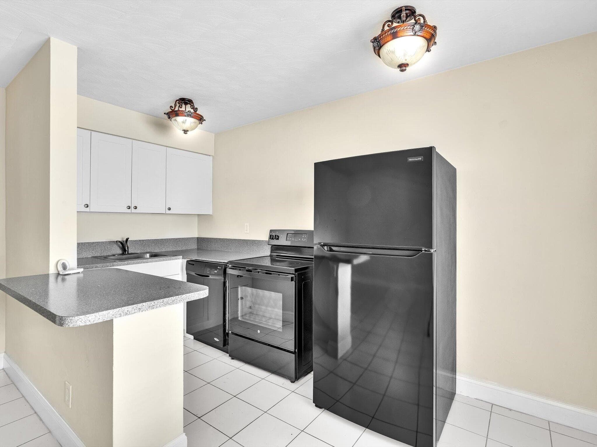 1219 NE 14th Avenue 1-5, Fort Lauderdale, FL 33304 — photo 3 of 12