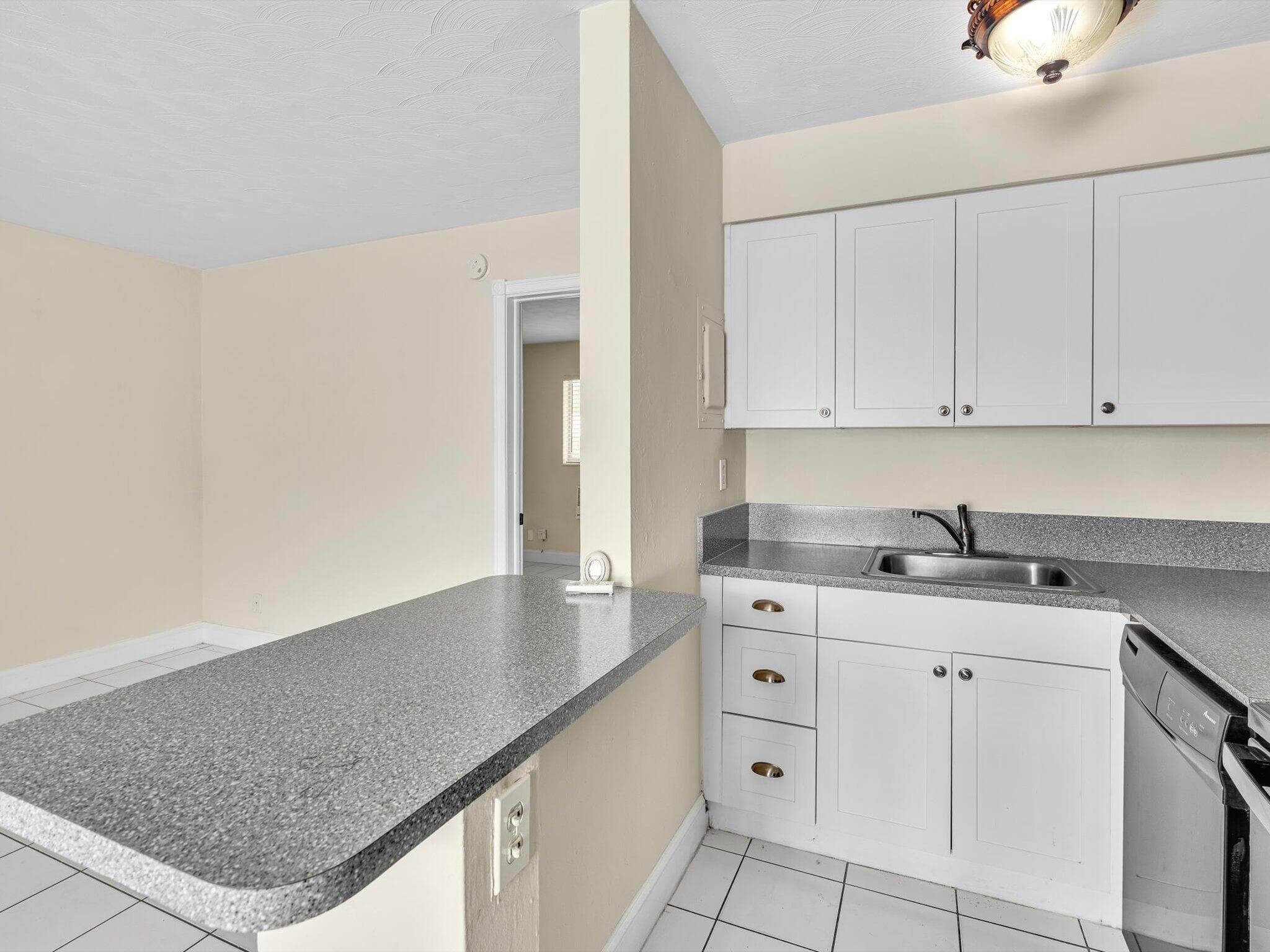 1219 NE 14th Avenue 1-5, Fort Lauderdale, FL 33304 — photo 9 of 12