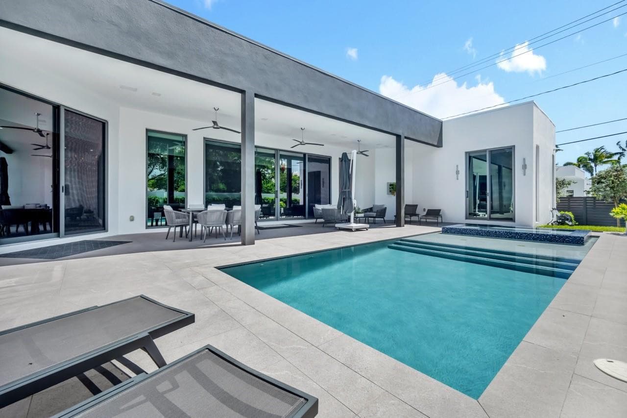 300 NE 21st Court, Wilton Manors, FL 33305 — photo 37 of 47