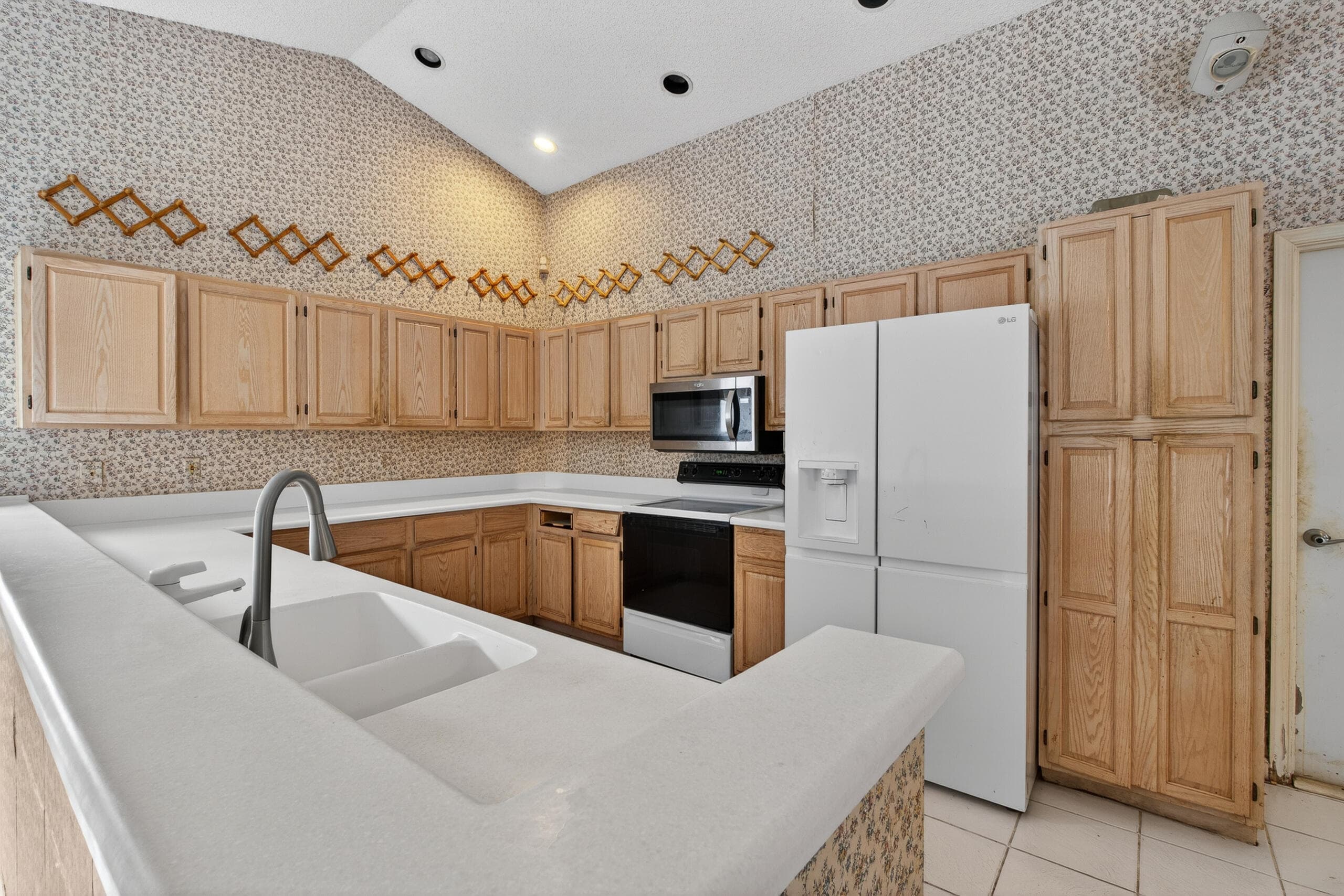 2825 NW 29th Drive, Boca Raton, FL 33434 — photo 6 of 56