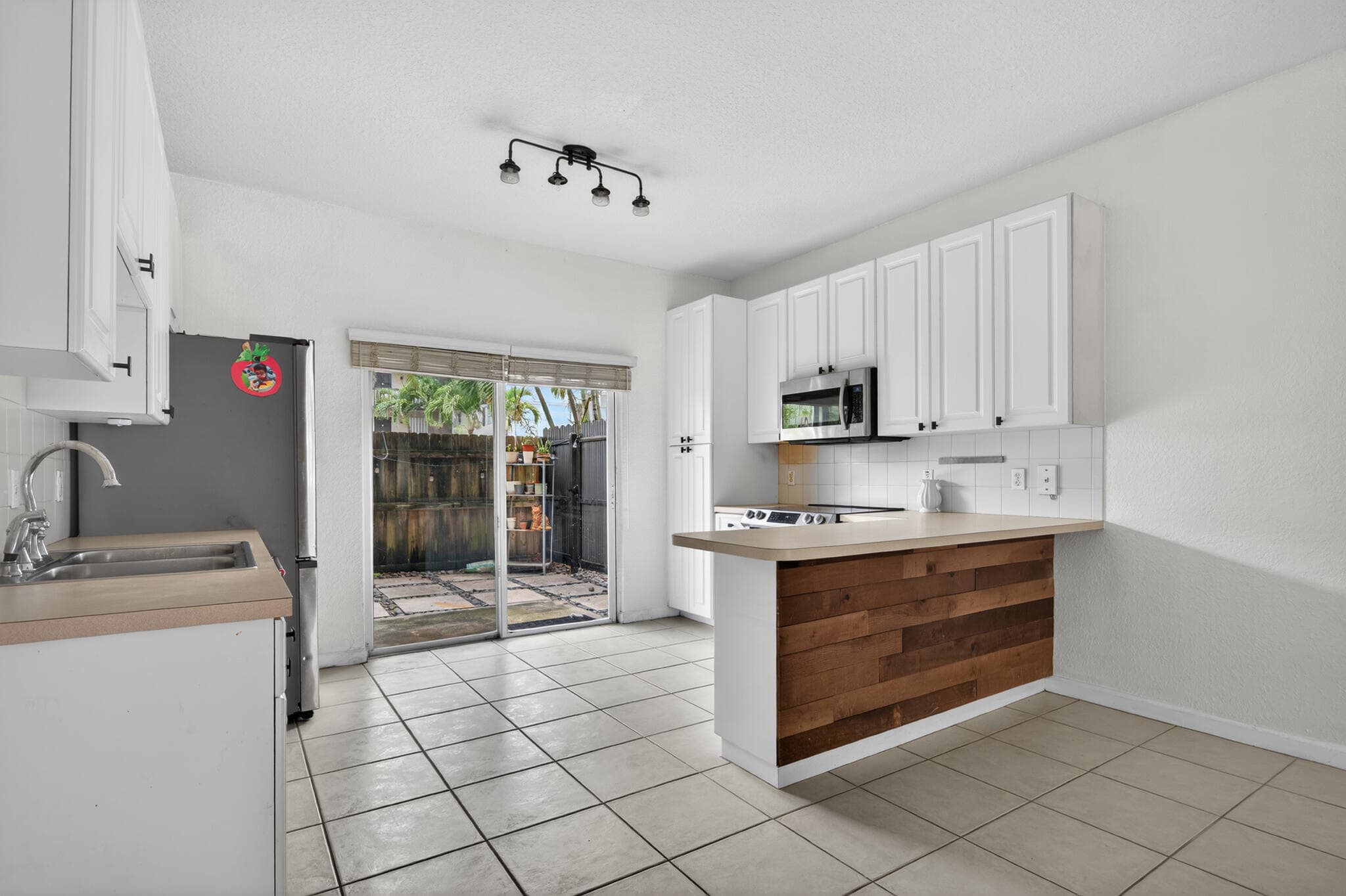 4902 Washington Street 4, Hollywood, FL 33021 — photo 6 of 14