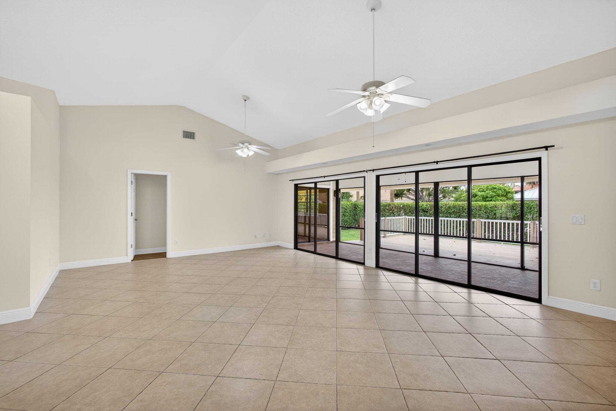 10420 SE Jupiter Narrows Drive, Hobe Sound, FL 33455 — photo 17 of 78