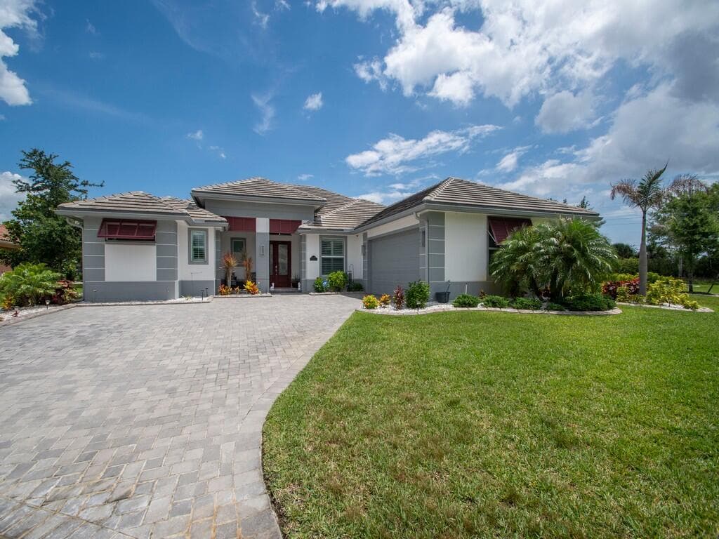 8220 Halbert Lane, Vero Beach, FL 32968 — photo 2 of 34