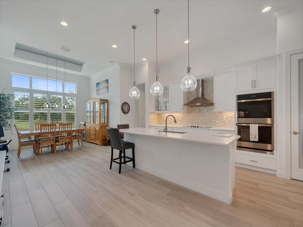 8220 Halbert Lane, Vero Beach, FL 32968 — photo 3 of 34