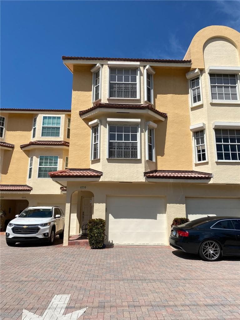 4230 N Ocean Drive, Hollywood, FL 33019 — photo 3 of 38