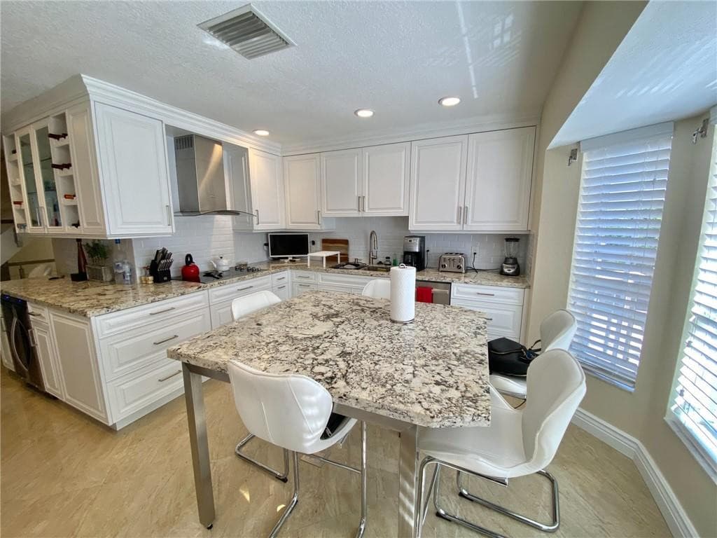 4230 N Ocean Drive, Hollywood, FL 33019 — photo 6 of 38