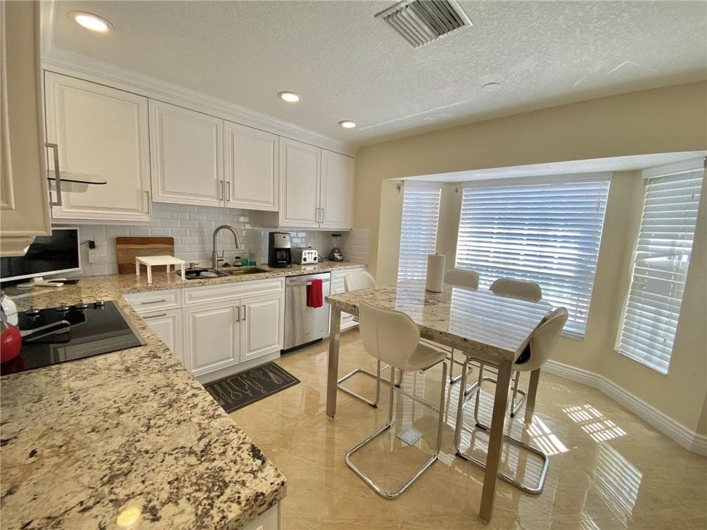 4230 N Ocean Drive, Hollywood, FL 33019 — photo 8 of 38