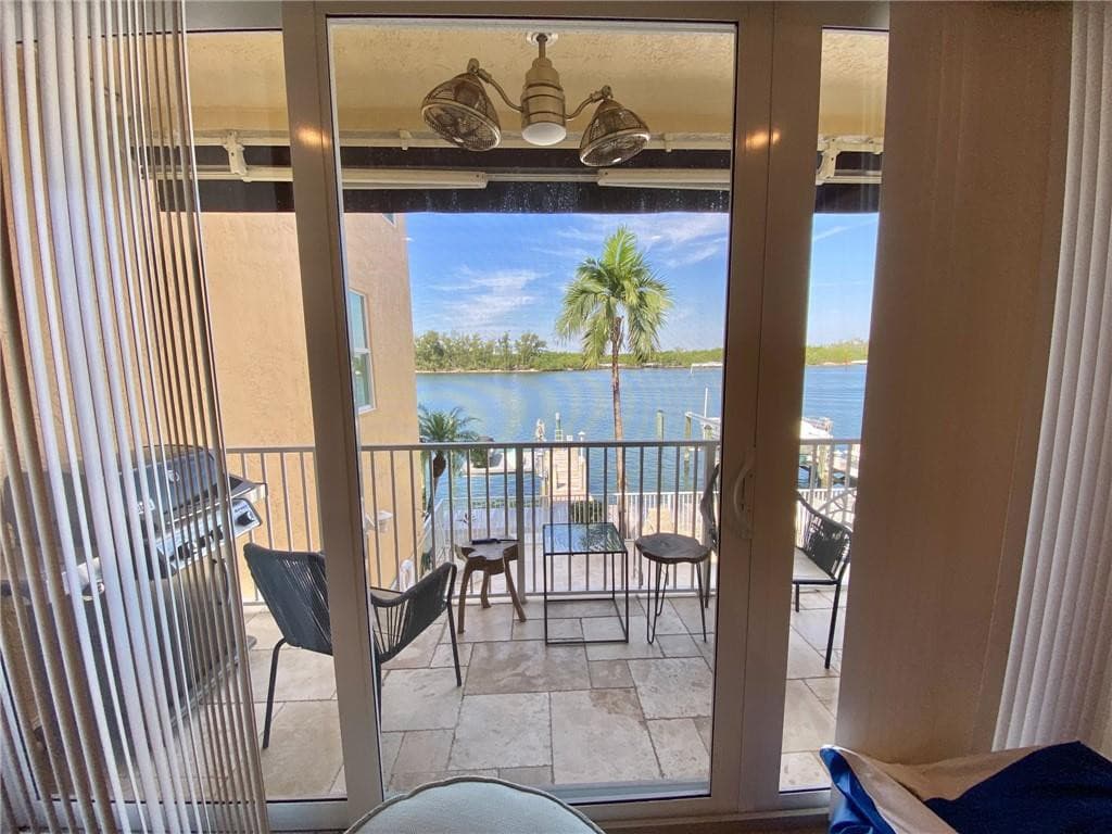 4230 N Ocean Drive, Hollywood, FL 33019 — photo 14 of 38