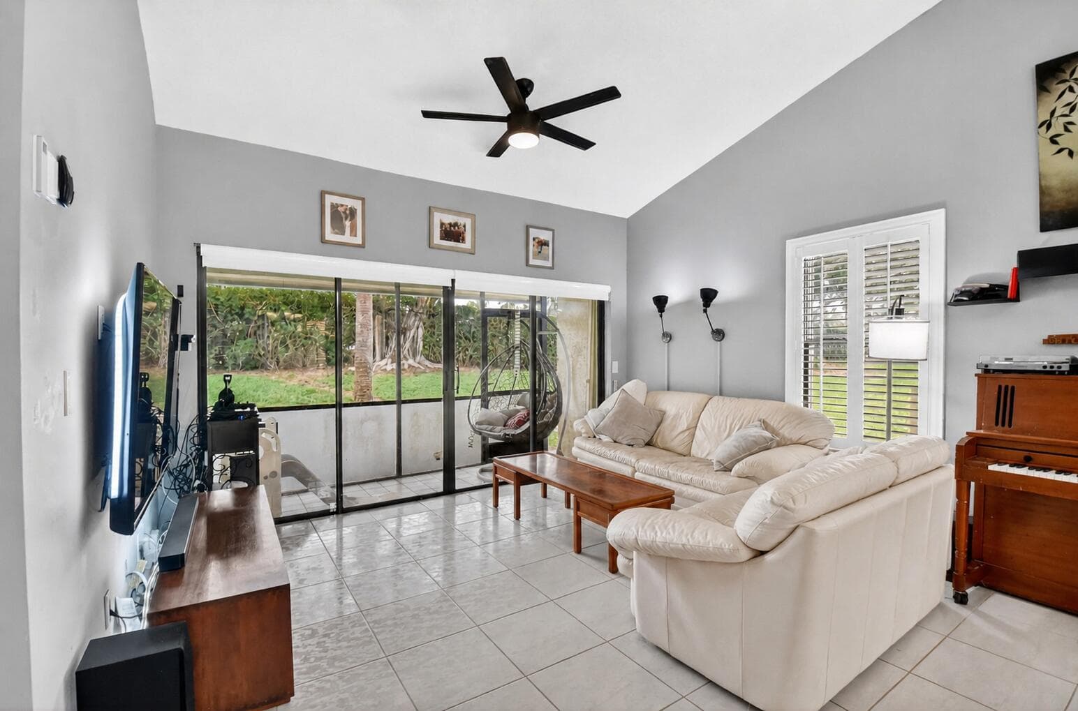 14 Via De Casas Sur 104, Boynton Beach, FL 33426 — photo 2 of 37