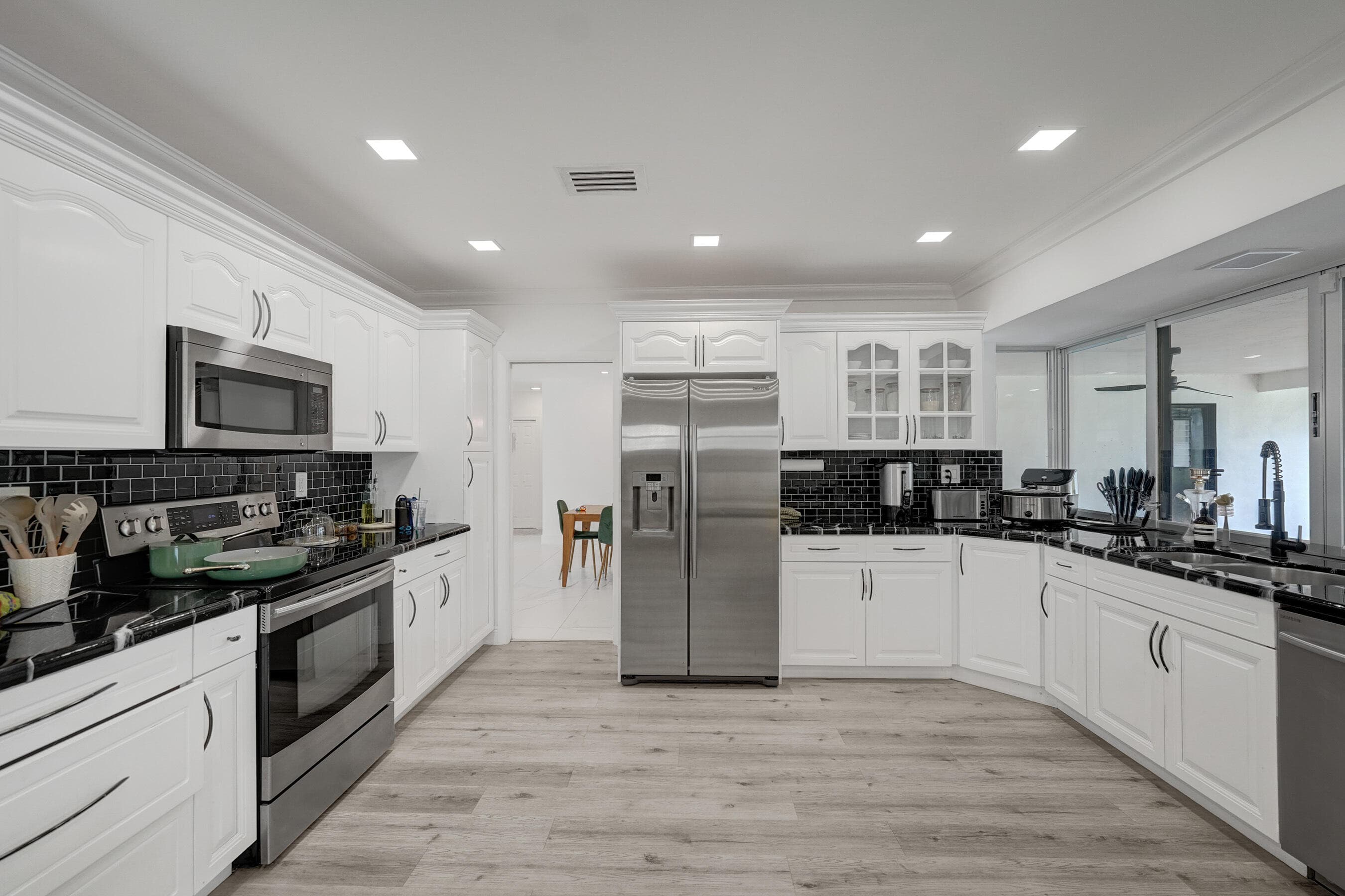 3630 N 55th Avenue, Hollywood, FL 33021 — photo 14 of 64
