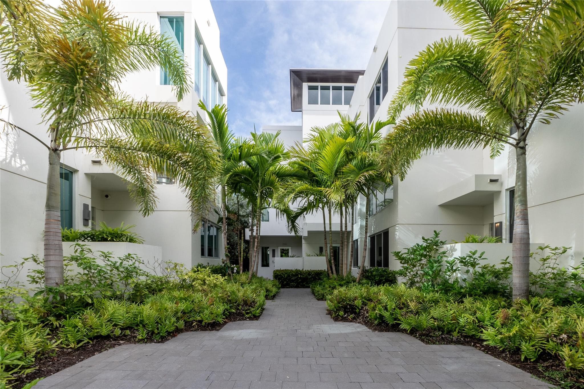 244 Garden Court 244, Lauderdale-By-The-Sea, FL 33308 — photo 37 of 44