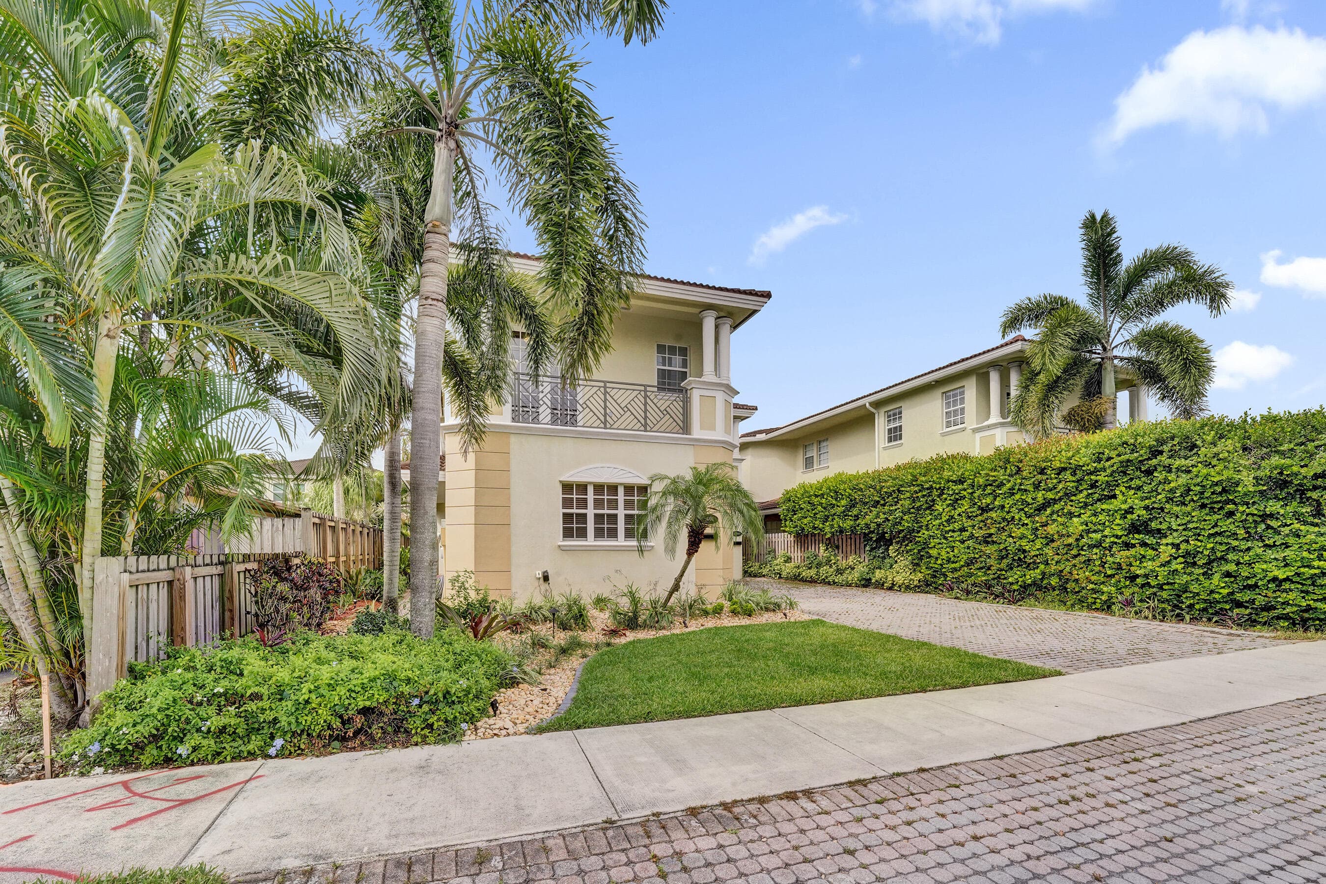 1400 NE 24th Street 1400, Wilton Manors, FL 33305 — photo 38 of 46