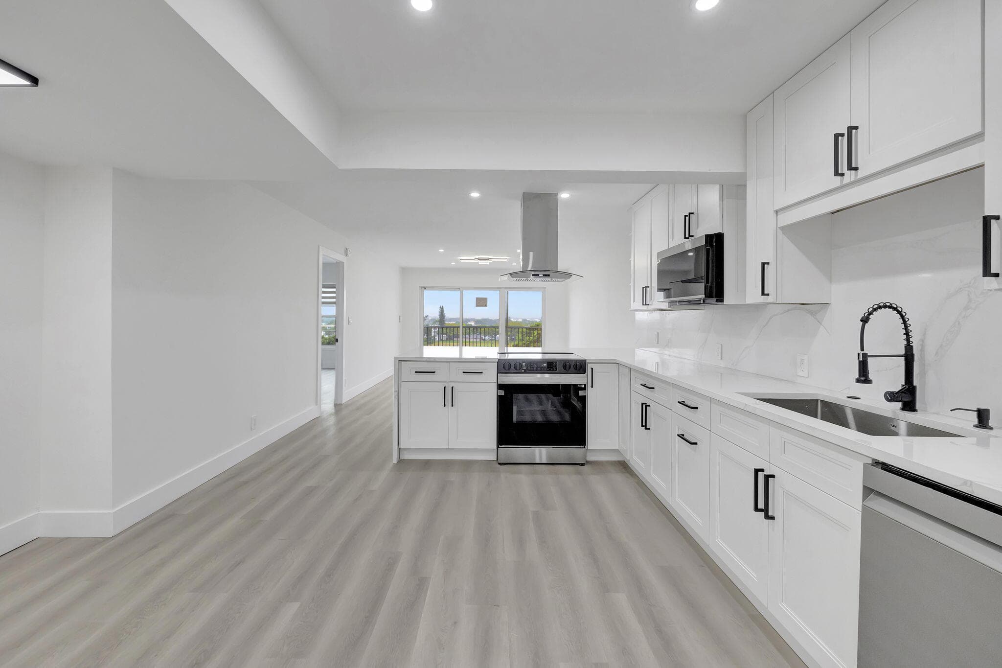 3050 N Palm Aire Drive 704, Pompano Beach, FL 33069 — photo 5 of 44