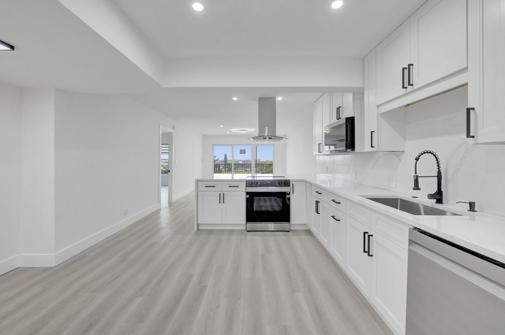 3050 N Palm Aire Drive 704, Pompano Beach, FL 33069 — photo 6 of 44