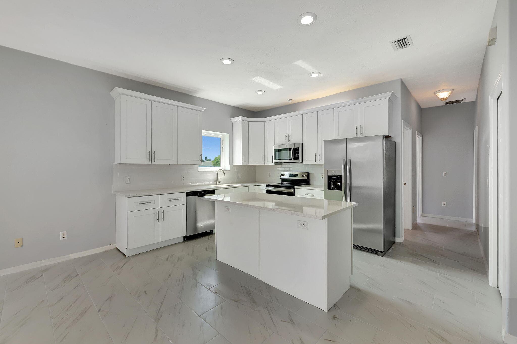 2704 SE Eagle Drive, Port St. Lucie, FL 34984 — photo 20 of 63