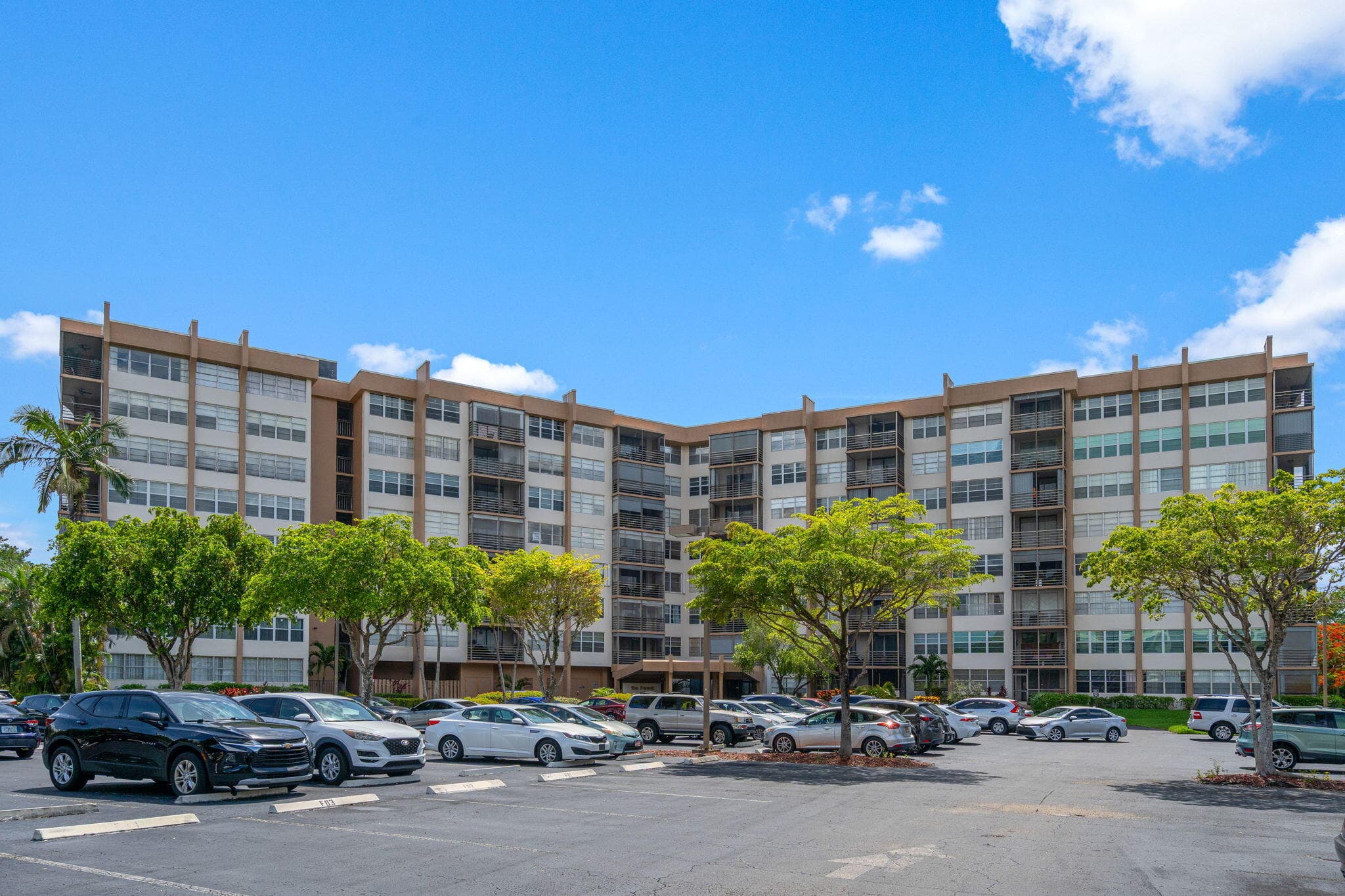 900 Saint Charles Place 221, Pembroke Pines, FL 33026 — photo