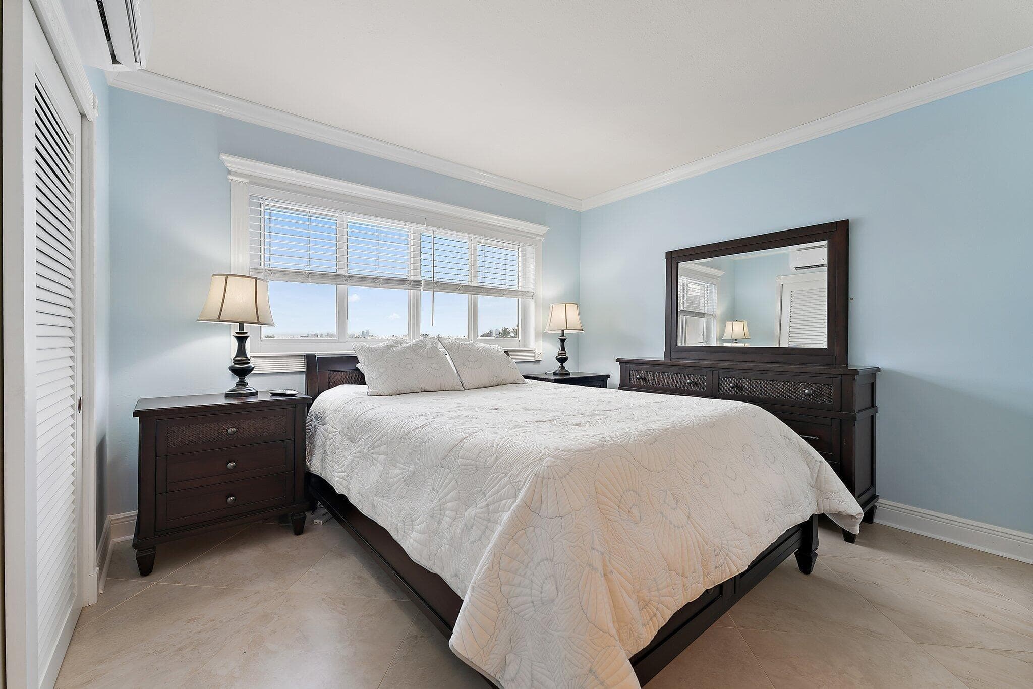 33 S Ocean Avenue 502, Palm Beach Shores, FL 33404 — photo 17 of 47