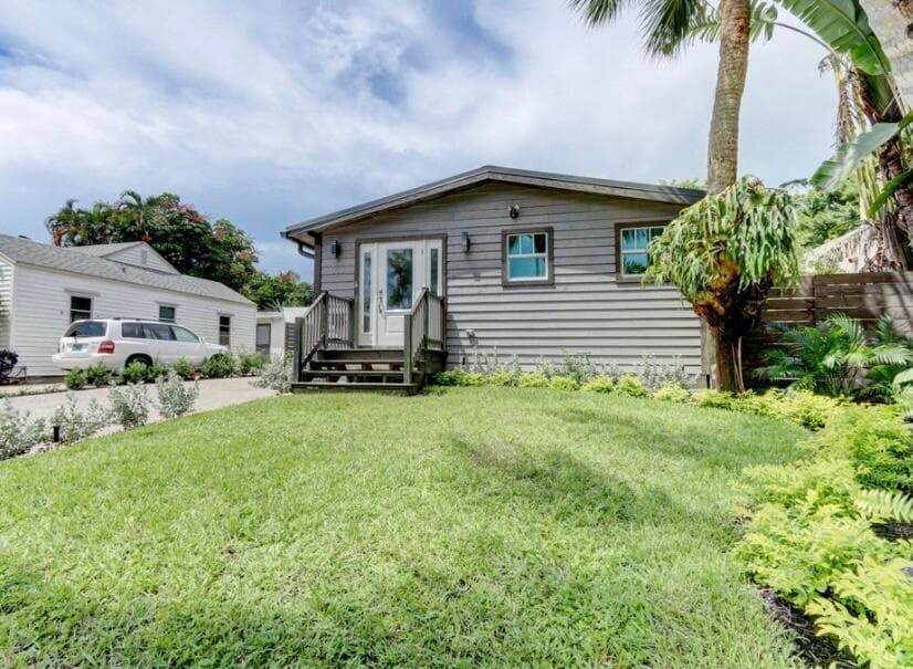 833 Ardmore Road, West Palm Beach, FL 33401 — photo 2 of 45