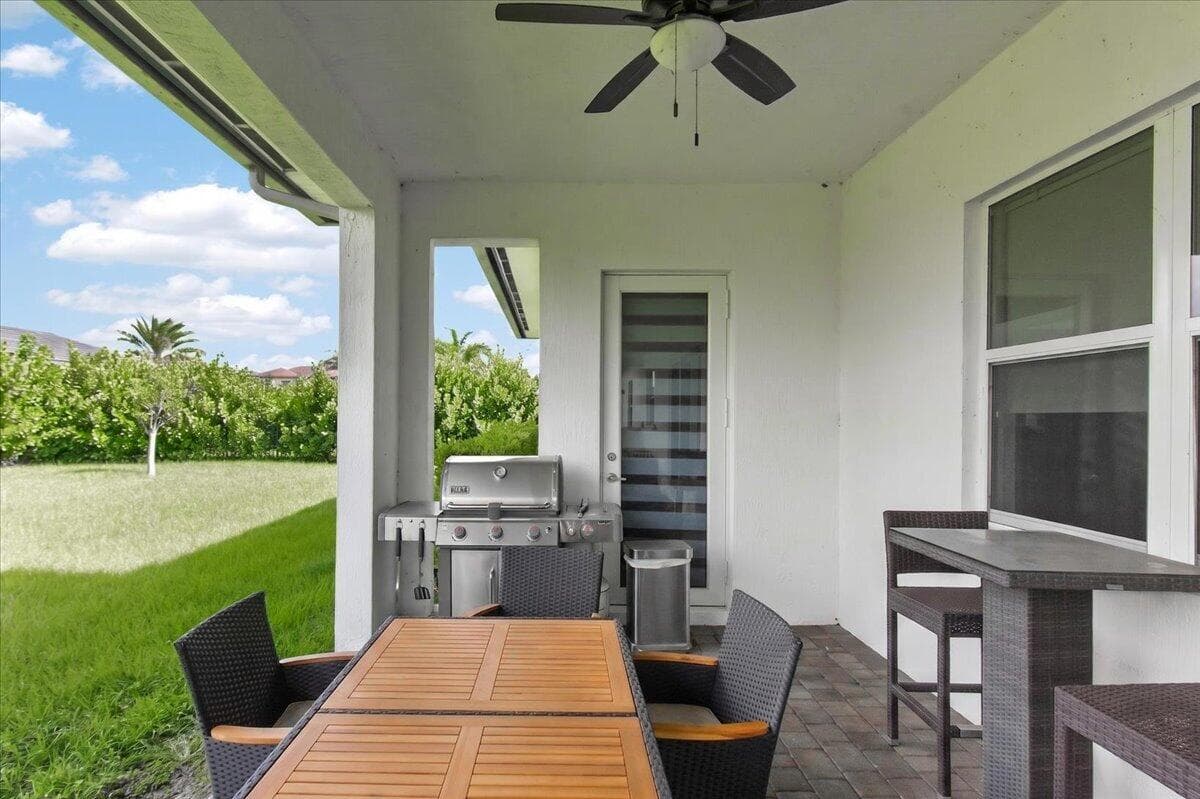 2010 Meadows Drive, Davie, FL 33324 — photo 38 of 51