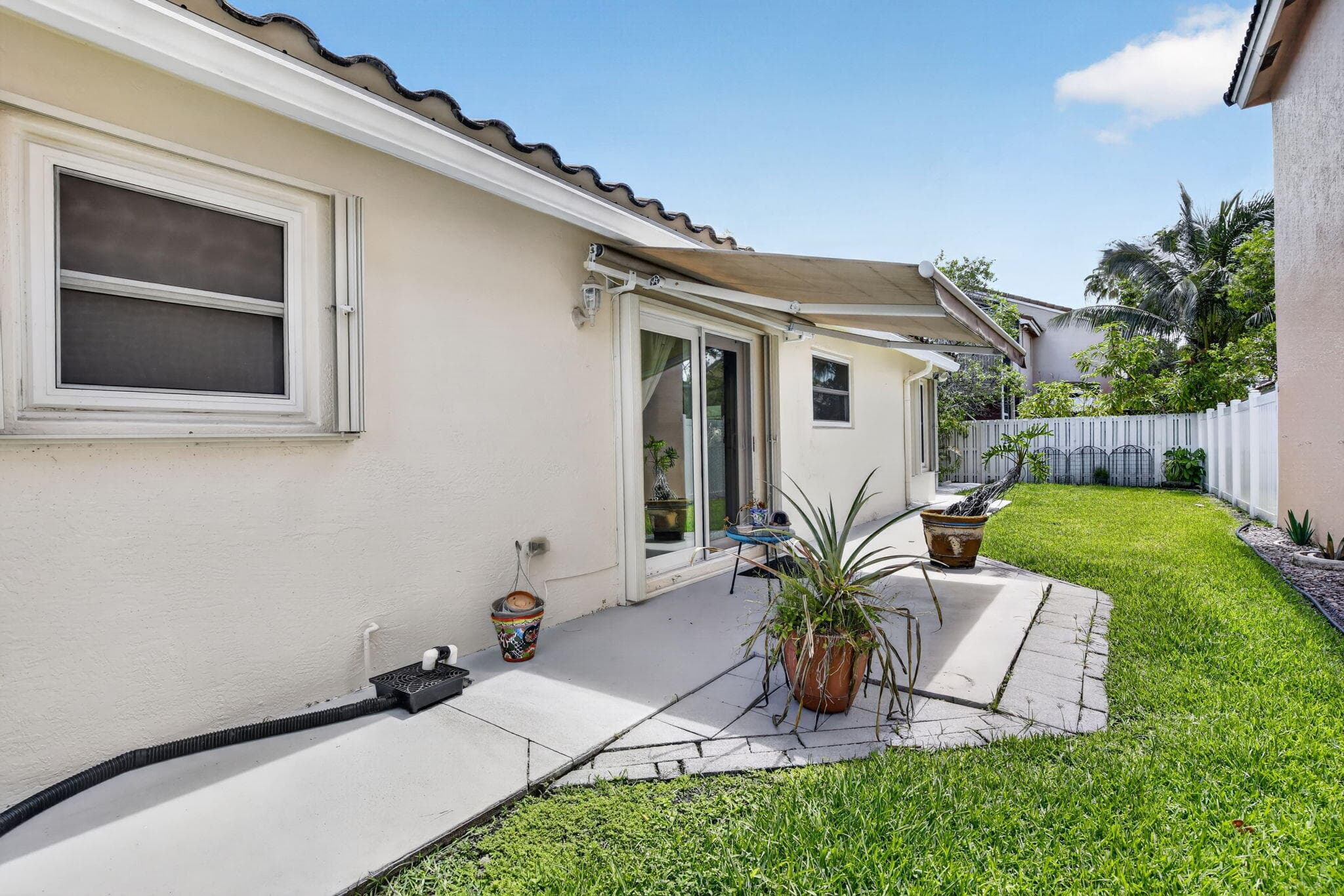 Single Family Residence in Pembroke Pines — photo 40 of 64